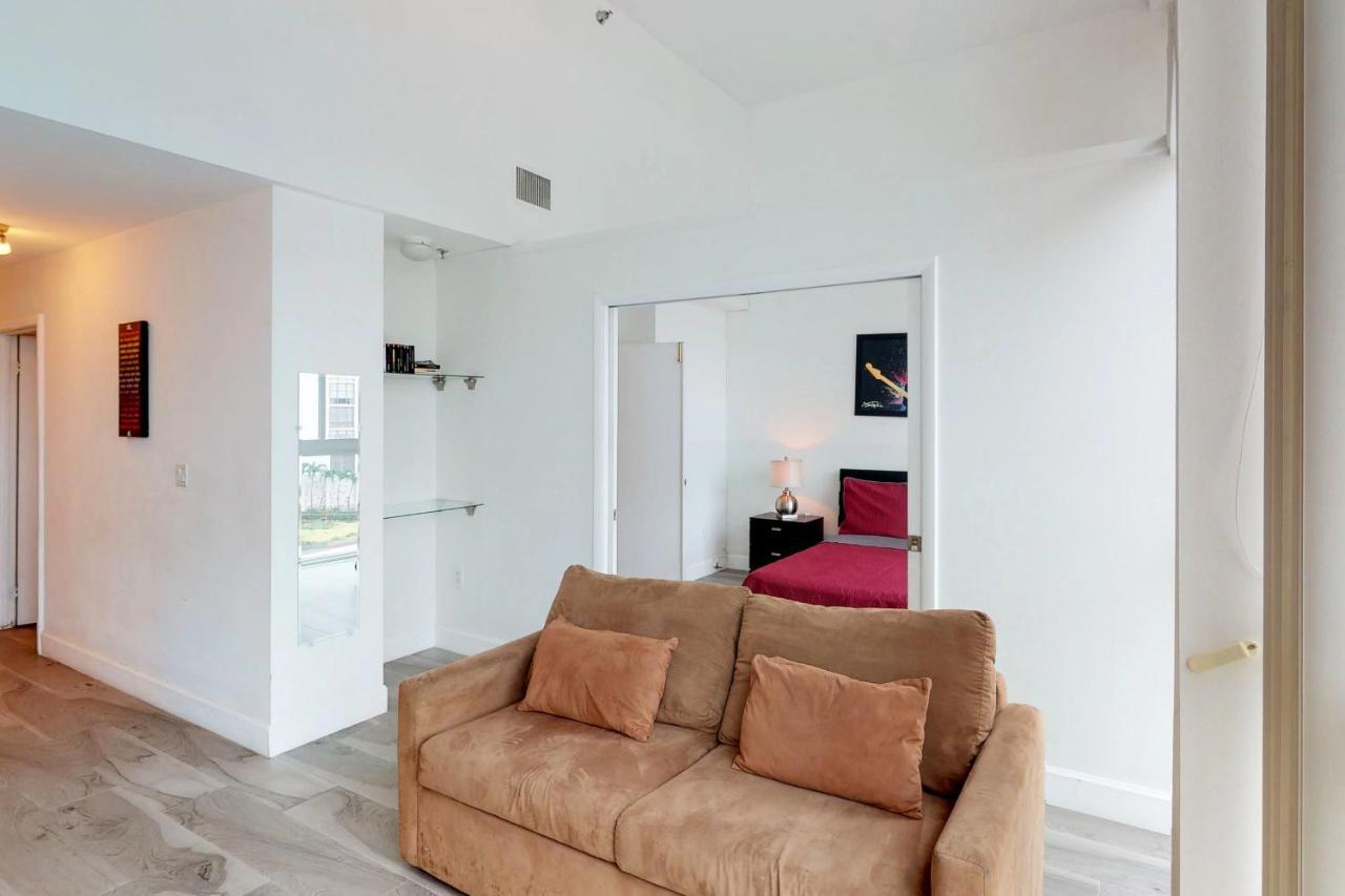 Castle Beach: Rumba Suite Μαϊάμι Μπιτς Εξωτερικό φωτογραφία